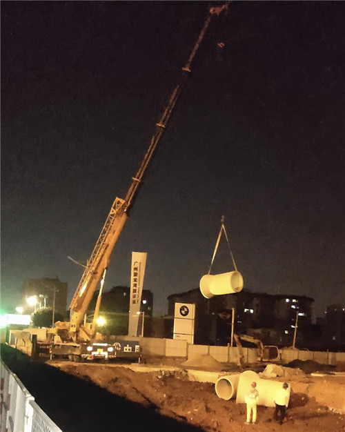 于都县“弯臂矫正”—— 吊车的 “形变补偿” 技术