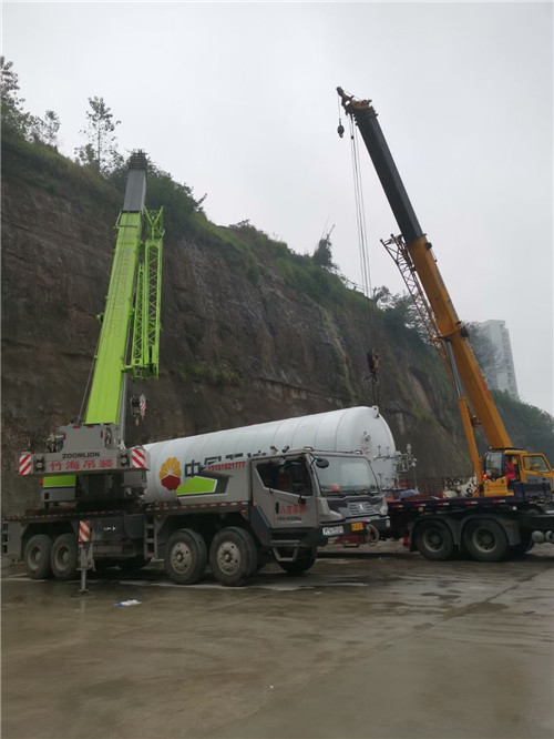 于都县“不怕风雨冻”—— 吊车的 “恶劣环境适应” 技术
